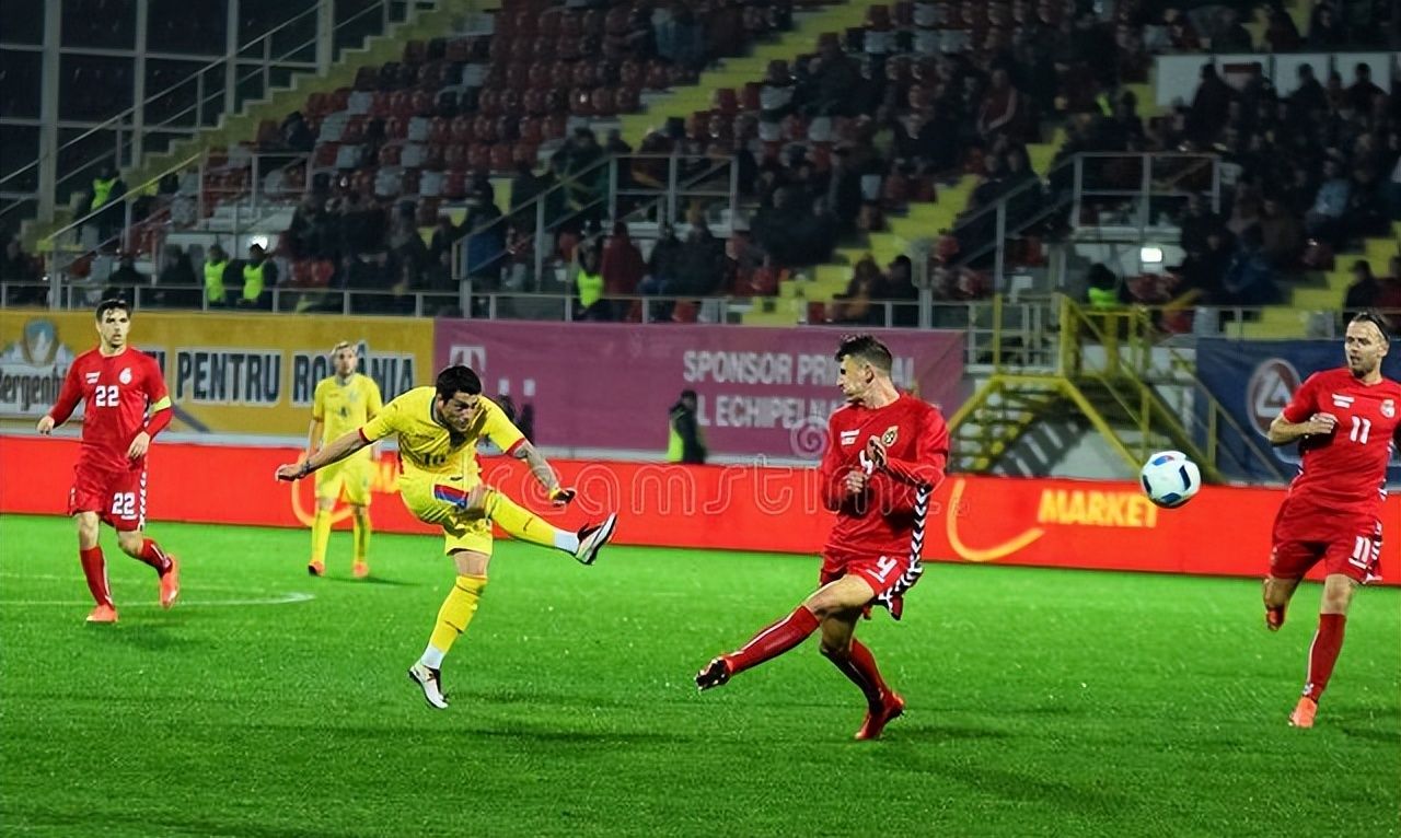 爱游戏唯一官方网站-包含里程碑夜！费耶诺德调整名单，中超窗口期刷纪录，赛场秩序良好，医务组通报恢复的词条