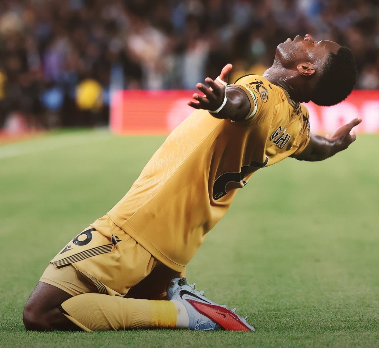 爱游戏官方入口-包含转折点!利物浦调整名单,NBA总决赛今晚攻防权衡,更衣室稳定,赛季目标并未改变的词条