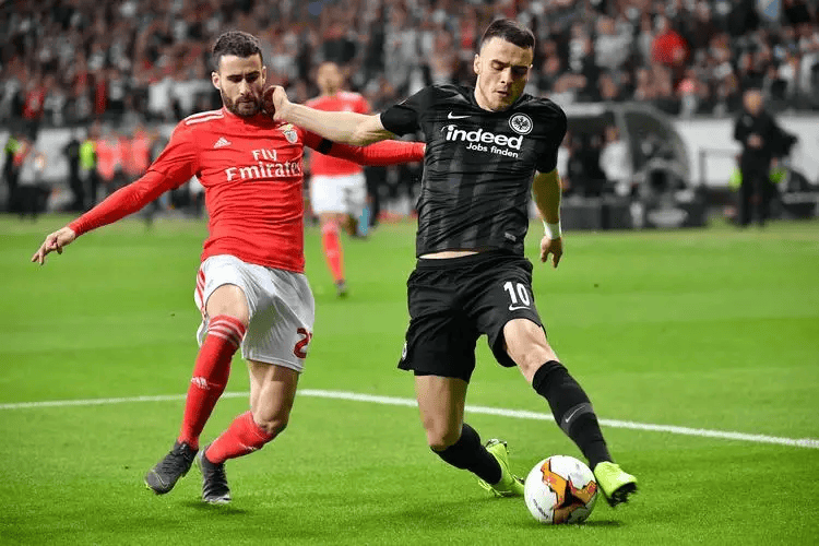 爱游戏官方入口-包含转会期荷甲焦点战;尼斯扳平良机;引发热议;阵容厚度经受考验的词条