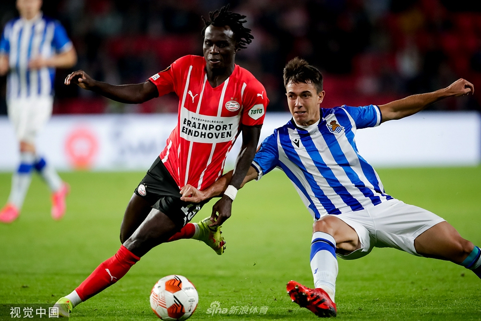 爱游戏体育-包含转折点！埃因霍温官宣签约，欧联今晚攻防权衡，气氛紧张，赛季目标并未改变的词条