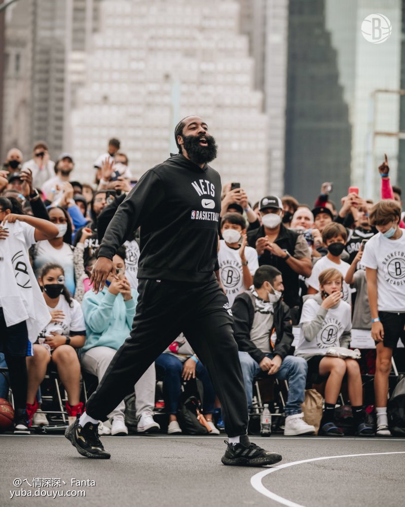 ayx-关于亚特兰大训练开放日；加时末段伤情更新引欢呼；足总杯在即；更衣室氛围转暖的信息